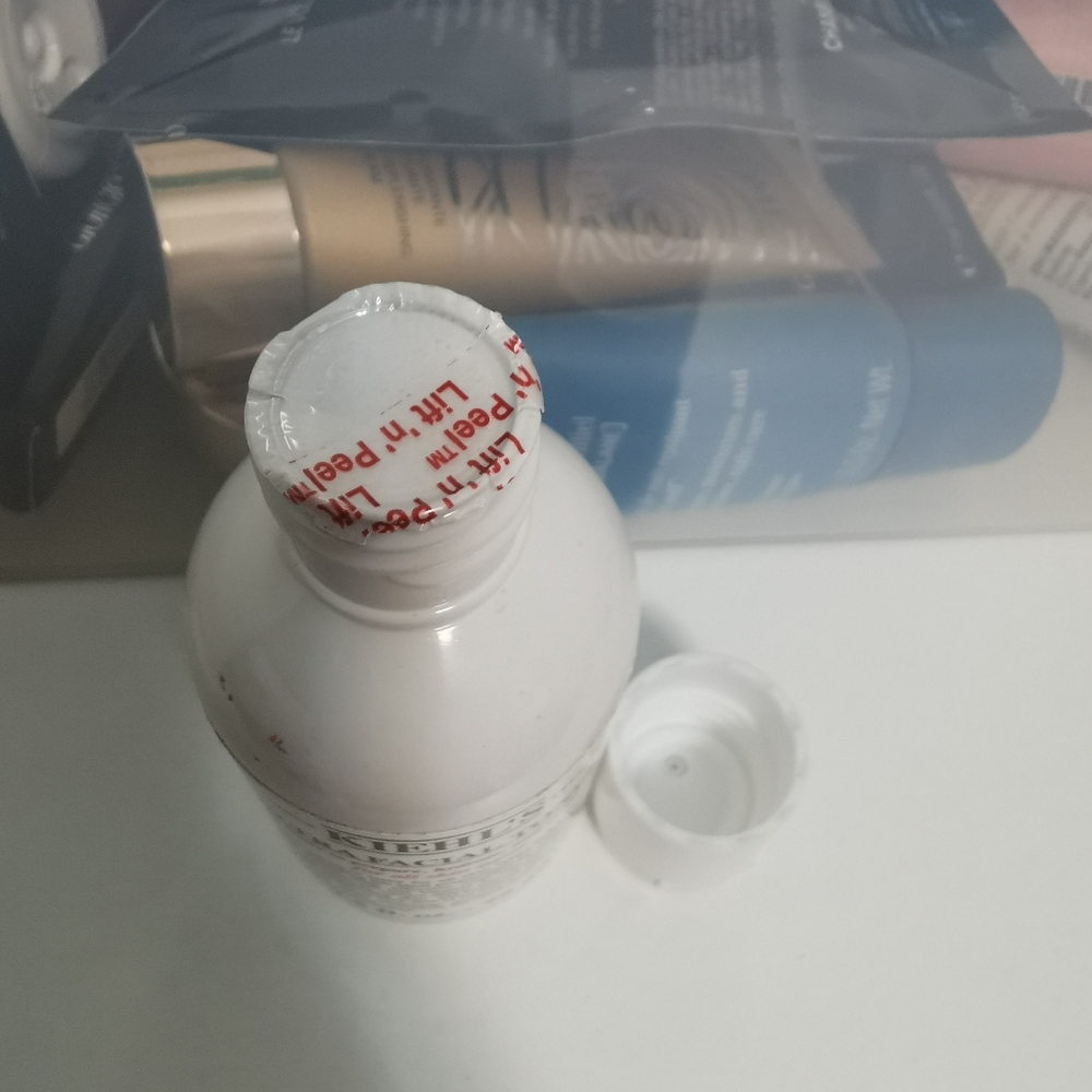 Kiehl's White Ultra Facial Toner - Picture 3 of 4